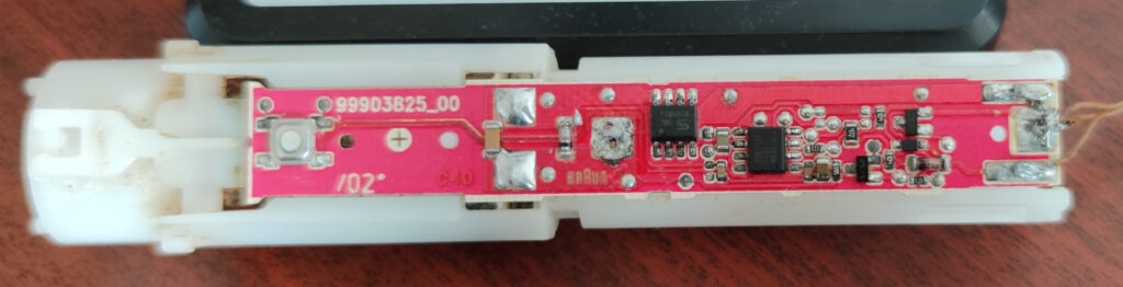 Загальний вигляд друкованої плати Oral B Vitality